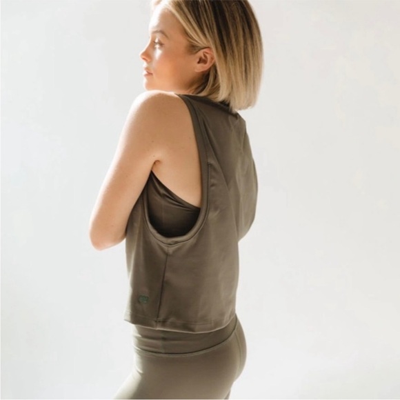 Albion Tops - Albion Venus Muscle Tank Top Olive Green Size Small